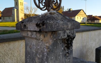 Cimetière : restauration de la croix communale et changement de son socle
